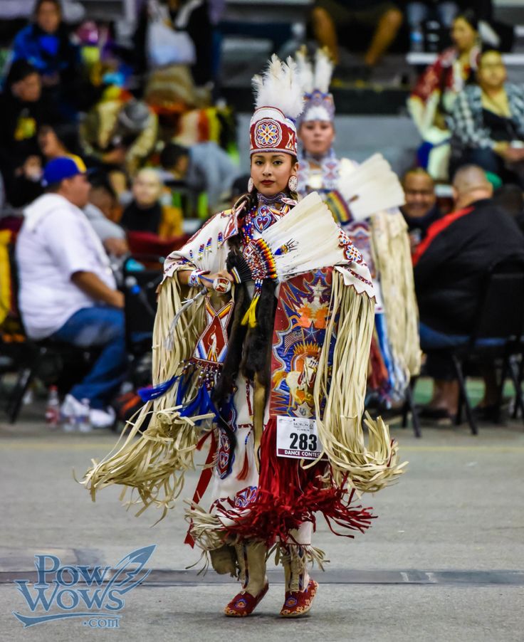 Pow Wow Dancers, Thunder And Lighting, Folk Culture, Native American Photos, Indigenous Americans, Nativity Crafts, Indigenous Culture, Pow Wow, Southern Belle