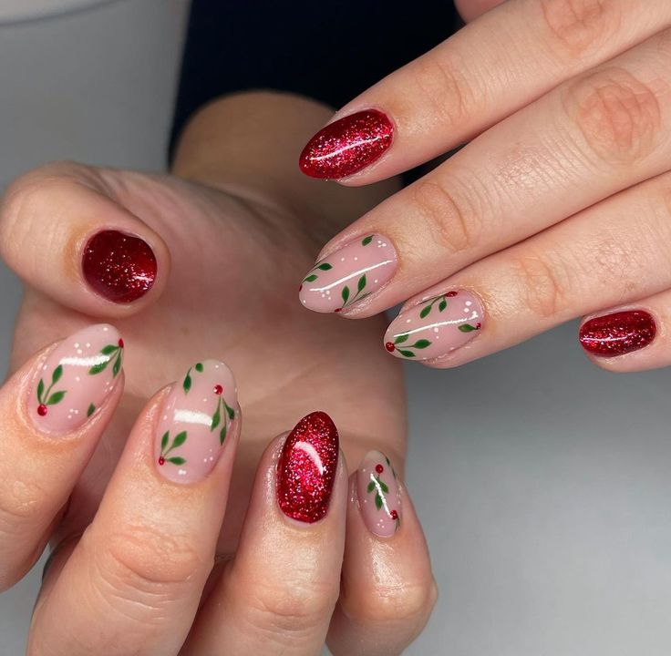 Christmas Short Nail, Classic Christmas Nails, Red And Green Nails, Press On Nail Kit, Christmas Press On Nails, Long Almond, Red Christmas Nails, Christmas Nails Easy, Christmas Gel Nails