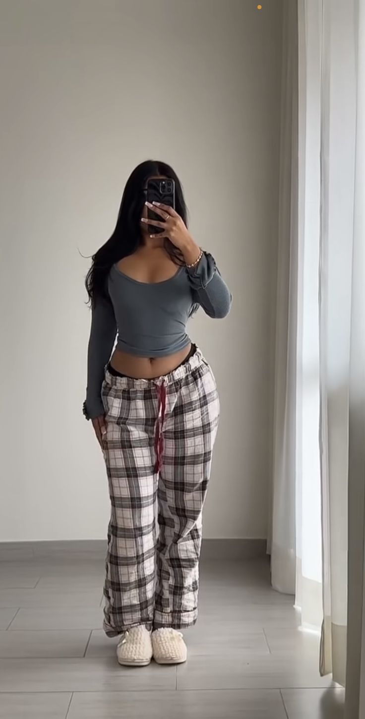 Pajama Pants Outfit, Outfits For 2023, Cute Maternity Outfits, Flowy Dresses, Cute Lazy Outfits, Comfy Outfit, Simple Trendy Outfits, Cute Comfy, Cute Everyday Outfits