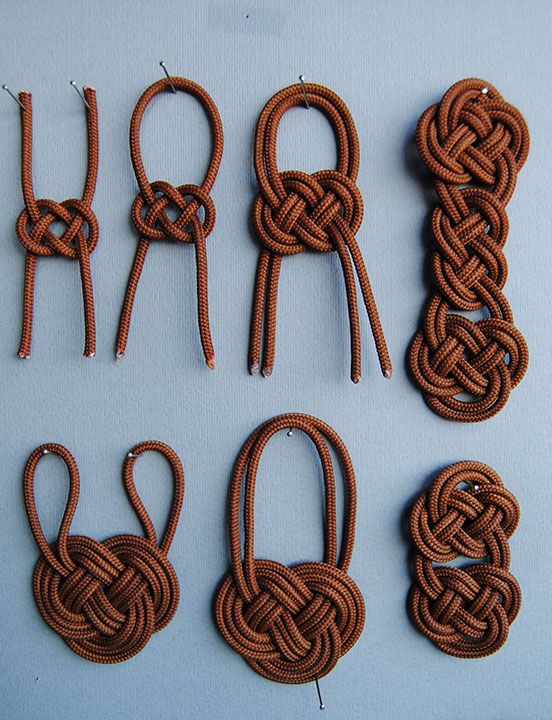 several pieces of rope laid out on top of each other