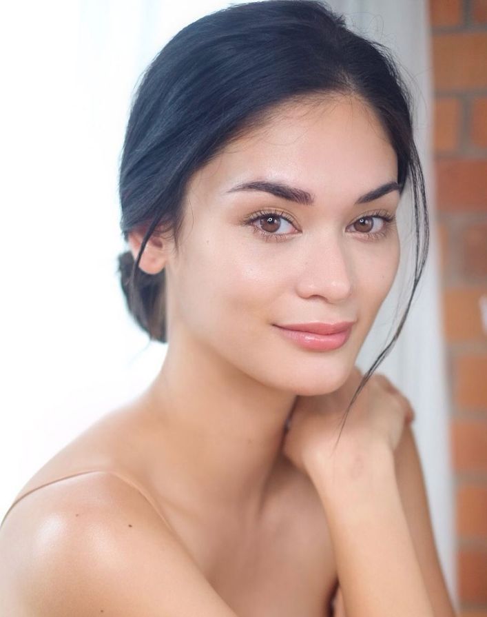 Natural Asian Makeup, Church Makeup, Natural Wedding Makeup Looks, Fresh Wedding Makeup, Makeup Minimal, Fresh Makeup Look, Jewellery Photoshoot, Barely There Makeup, Beautiful Bridal Makeup