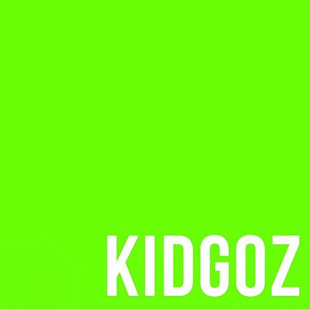 the kidgoz logo on a green background