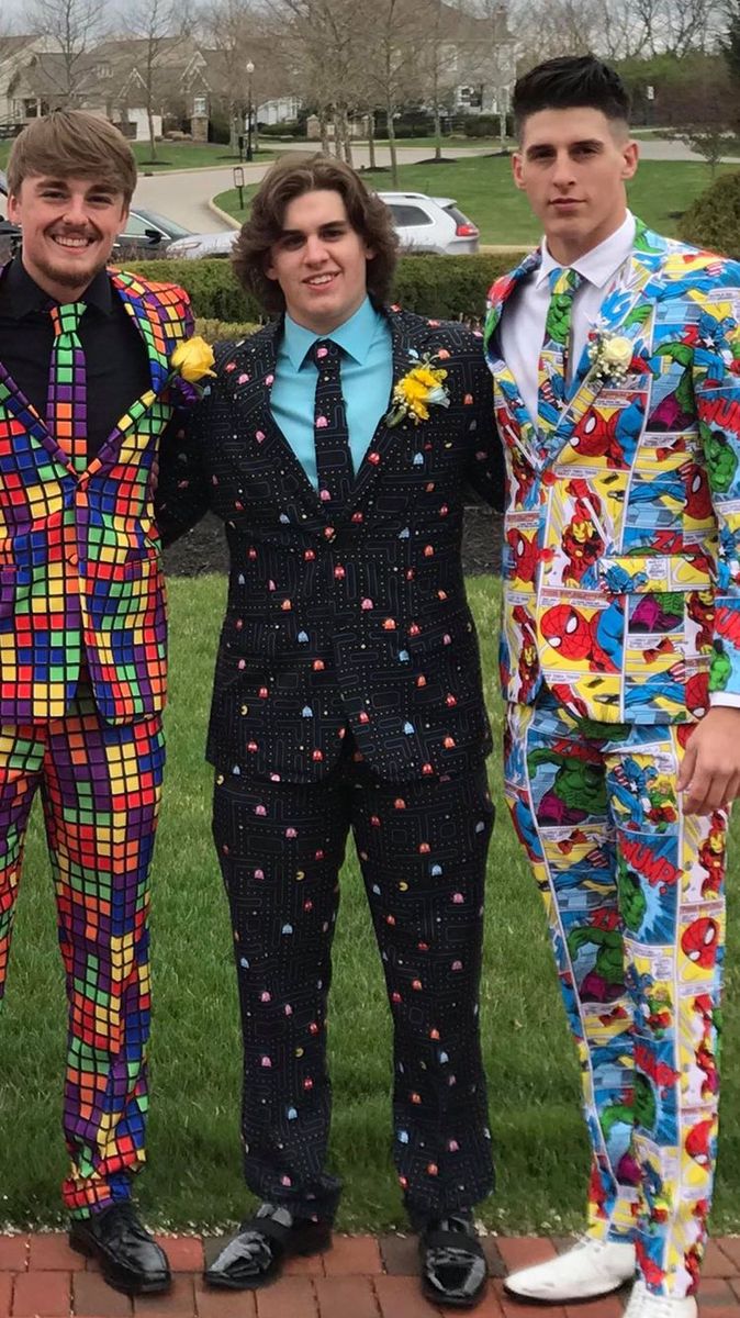 Men's Prom Suits, Fun Tuxedo For Men, Funny Suits Men, 80s Prom Outfits For Men, Adult Prom Outfit Ideas, Funky Prom Outfits, Men’s Hoco Outfits, Mens Prom Outfit Ideas, Suits Prom Men