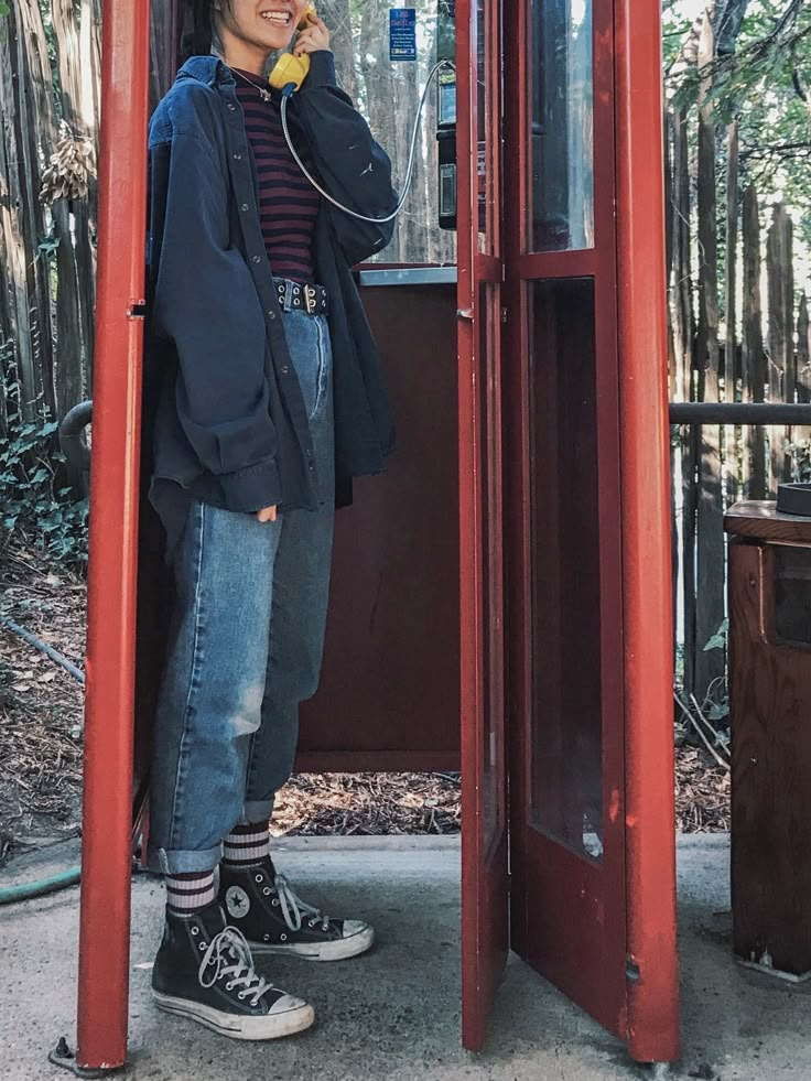 Grunge Winter Outfits, Boty Converse, Grunge Outfits Winter, Grunge Winter, Goth Outfit, Outfits With Converse, Mode Inspo, Swaggy Outfits, Indie Outfits