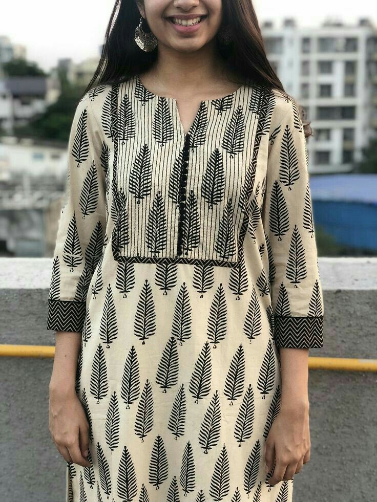 Printed Kurti Designs, Salwar Neck Designs, Indian Kurti Designs, Kurti Sleeves Design, New Kurti Designs, Kurta Patterns, Churidar Designs, Simple Kurta Designs, Designer Kurti Patterns