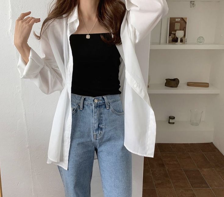 Follow @diiiyyaazzz for more🍬 Modest Korean Fashion, White Tops Outfit, Capsule Wardrobe Casual, Casual Day Outfits, White Button Down Shirt, Easy Trendy Outfits, Stylish Dresses For Girls, Causual Outfits, White Button Down