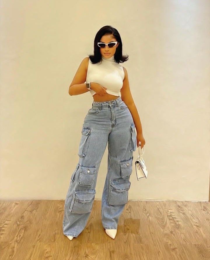 Cargo Pant Outfit, Dope Fashion Outfits, Cargo Outfit, Tapestry Woven, Jeans Outfit Women, Cargo Pants Outfit, Stylish Summer Outfits, Effortlessly Chic Outfits, Jeans Cargo