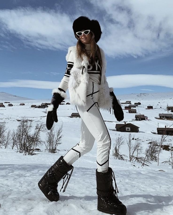 Winter Ski Fashion, Christmas Fashion Photography, Ski Outfit For Women, Ski Trip Outfit, Apres Ski Outfits, Apres Ski Party, Outfit Retro, Ski Outfit, Ski Girl