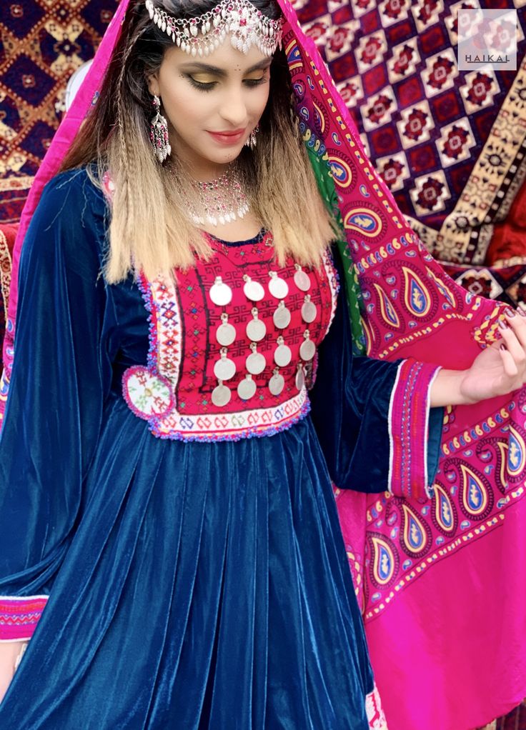 Afghan Fashion, Afghan Clothes, Afghan Dresses, Beautiful Costumes, Velvet Dress, Kids' Dresses, Dress Es, Evening Dresses, Vintage Outfits