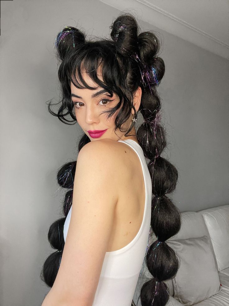 We LOVE these bubble braids with added tinsel for a fun festival look. For the final touch, Jade applies our Super Hold Styler to define the natural waves in her fringe. #boucleme #festivalhair #bubblebraids #festivalbeauty #festivalhairinspiration Braids Types, Frizz Free Curls, Bubble Braids, Types Of Braids, Kawaii Hairstyles, Braids With Curls, Hair Stylies, Haircut For Older Women, Festival Hair