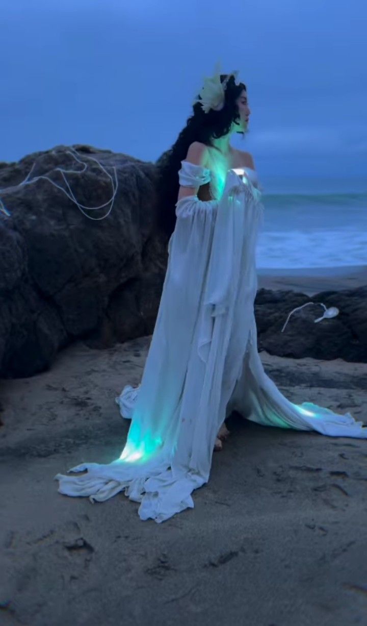 Air Themed Outfit, Water Nymph Outfit, Water Goddess Outfit, Water Fae Aesthetic, Water Element Costume, Triton Fighter, Sea Witch Outfit, Ocean Inspired Outfits, Fae Oc