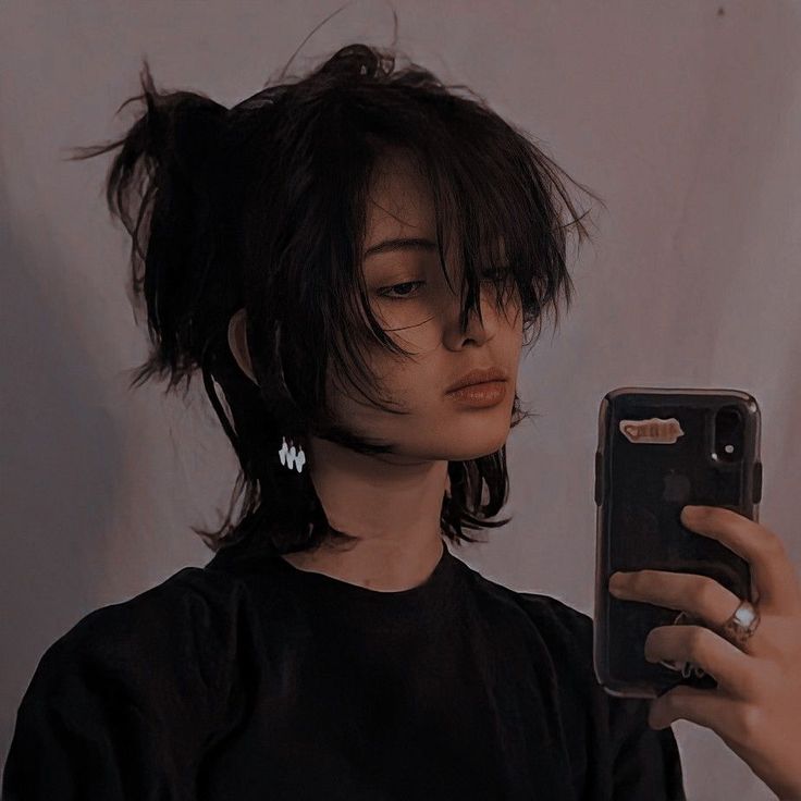 @mariyacerg on instagram Androgynous Hair, Hair Inspiration Short, Shot Hair Styles, Short Hair Haircuts, Hair Reference, Cut My Hair, Hair Inspo Color, Grunge Hair, Dream Hair