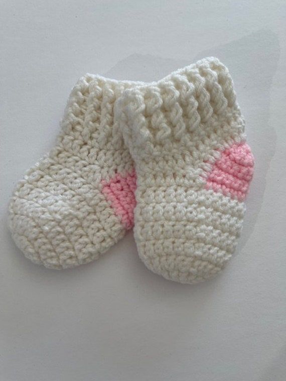 Crochet white baby socks with pink heels 0-3 m Baby Crochet Socks, Crochet Baby Socks, Socks Crochet, Craft Market Display, Crochet White, Craft Market, Market Display, Booties Shoes, Crochet Booties