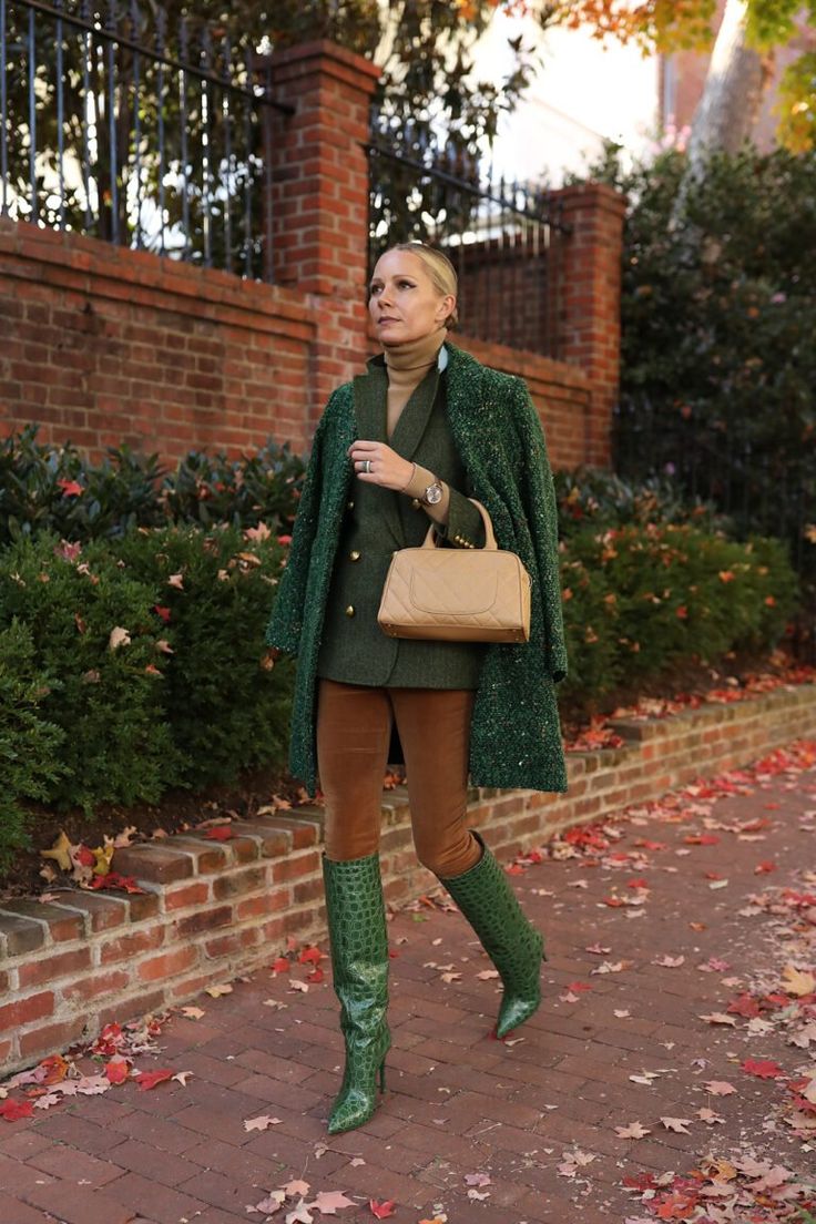 Paris Texas Boots Street Style, Green Croc Boots Outfit, Green Fall Outfit, Green Boots Outfit, Woodland Garland, I Love Mr Mittens, Outfit Botas, Plaid Party, Embossed Boots