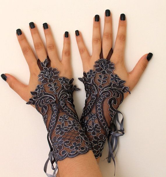 Lace Gloves Wedding, Lace Gloves Fingerless, Bride Gloves, Goth Bride, Black Lace Gloves, Barefoot Sandals Wedding, Steampunk Goth, Crystal Wedding Tiaras, Shoulder Jewelry