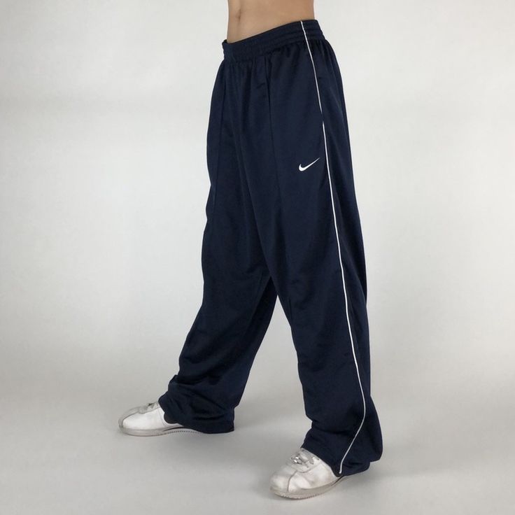 Nike Pants Outfit, Nike Track Pants Outfits, Vintage Nike Outfits, Track Pants Outfit, Pants Outfit Men, Track Pants Women, Nike Track Pants, Tracksuit Pants, Nike Vintage