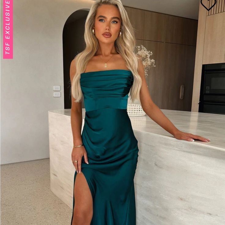 Green Emerald Dress Green Dress With Straight Neckline For Night Out, Spring Dinner Dress With Straight Neckline, Green Midi Dress With Straight Neckline For Date Night, Spring Dinner Maxi Dress With Straight Neckline, Green Emerald Dress, Green Flower Dress, Emerald Dress, Emerald Dresses, So Fetch