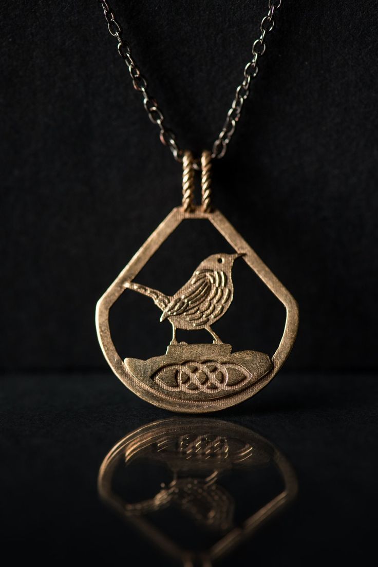 Zodiac necklace/ Celtic jewelry/ Gemini zodiac pendant/horoscope necklace/ Wren pendant/ nature jewelry/ Celtic Animal/ Gift for her Celtic Zodiac Wren (June 10th - July 7th) This zodiac pendant features a cute and highly detailed wren, perched upon an inscribed stone. Those born between June 10th and July 7th are bound to the wren. They are friendly, active, light-hearted and quick-witted. These attributes together with efficiency and alertness stand as its symbolic Celtic meanings. The wren an Gemini Pendant Necklace, Dreamy Jewelry, Celtic Zodiac, Gemini Pendant, Gemini Jewelry, Wren Bird, Celtic Knot Earrings, Ancient Jewellery, Zodiac Pendant Necklace