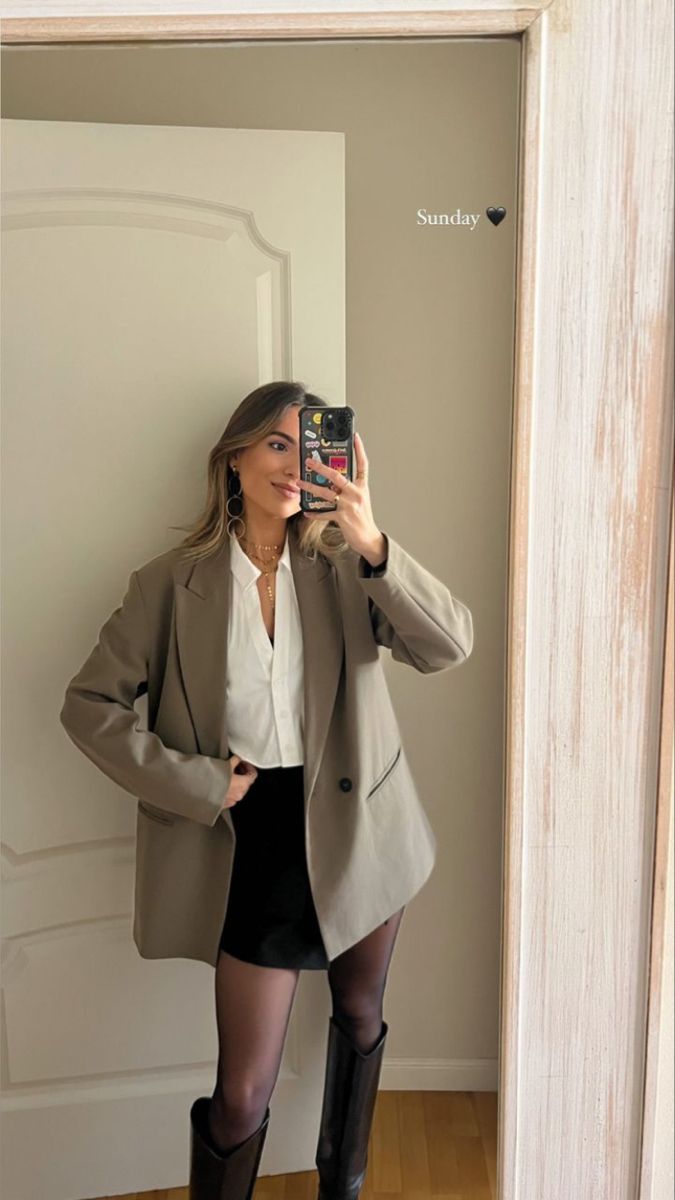 Olive Blazer Outfit, Khaki Blazer Outfit, Tan Blazer Outfits, Beige Blazer Outfit, Blazer Outfits Women, Green Blazer Outfit, Olive Blazer, Khakis Outfit, Blazer Verde