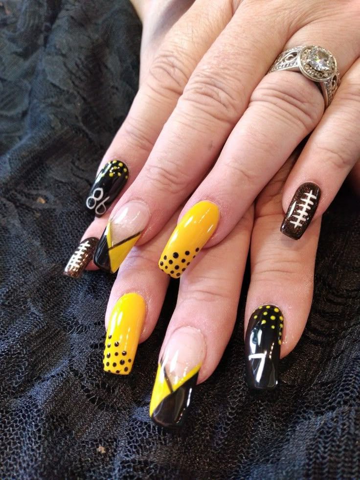 Black, yellow, dots, angles, player numbers and footballs. What more could you want. Steelers Nails Designs Yellow Black, Steelers Nails Ideas, Steelers Nails Designs, Red And Yellow Nails, Yellow And Black Nails, Black And Yellow Nails, Steelers Nails, Nail Design 2023, Black Nail Design