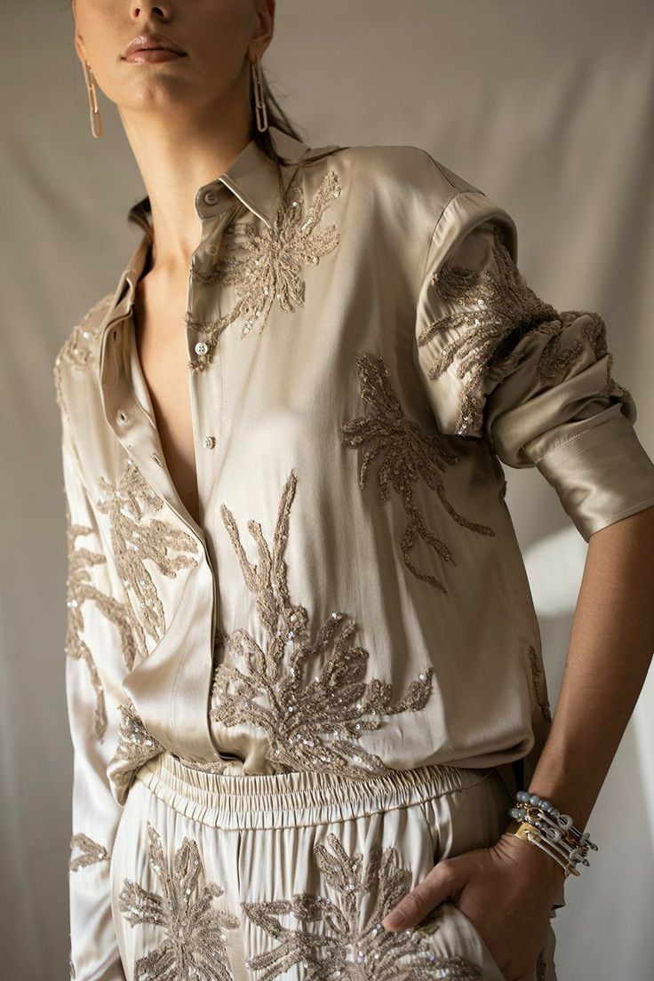 Silk Set Outfit, Embellished Clothing, Outfit Zara, Beige Silk, Silk Set, Marissa Collections, Desi Style, Embroidery Designs Fashion, Designer Dresses Indian