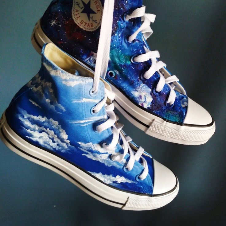 Custom hand painted Day & Night shoes. One shoe - blue summer sky with clouds. One shoe - blue galaxy design - night sky. Acrylic paint on canvas shoes. Every size is possible. I use US size chart! Shoes are hand painted using High grade acrylic paint. I use a special textile paint designed to be flexible on fabric. The paint is water proof and fade proof.  Prices depends on what model of shoes you will choose.  Let me know the style and your shoe size upon ordering as well as what you want pain Style Taylor Swift, Sky Shoes, Cute Converse Shoes, Night Shoes, Galaxy Converse, Galaxy Shoes, Painted Shoes Diy, Cute Converse, Blue Galaxy