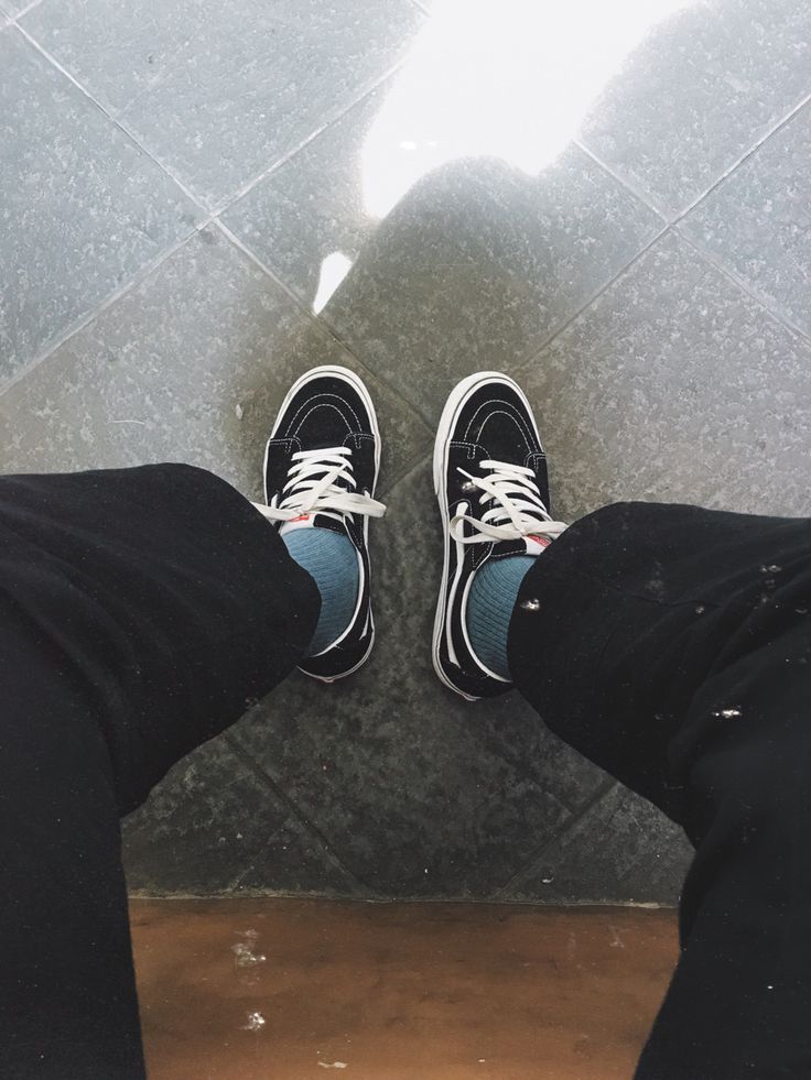 Vans Sk8 Low Outfit Men, Top Outfits Aesthetic, Vans Ootd, Vans Shoes Outfit, Outfit Vans, Vans Shoes Fashion, Vans Low Top, Vans Sk8 Low, Sk8 Low