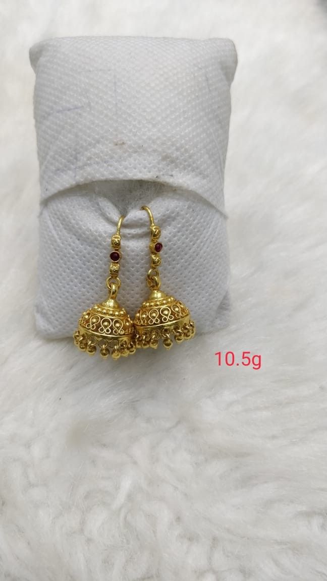 Hook Jhumkas Gold, Simple Gold Jhumka Earrings, Small Jhumka Designs Gold, Small Jimiki Kammal Design Gold, 1 Gram Gold Earrings For Daily Use, Daily Wear Diamond Earrings Indian, Small Jumki Designs, Small Ear Rings Gold, 2 Gm Gold Earrings