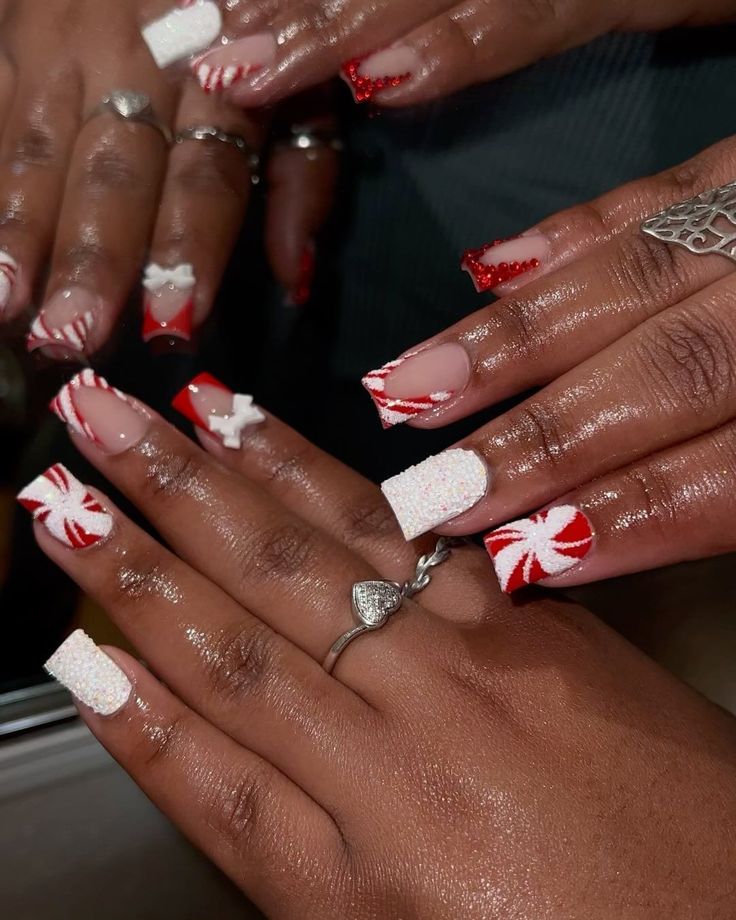 STILETTO IN A COFFIN 🔪 (@stilettoinacoffin) • Instagram photos and videos Christmas Nail Inspo Black Women, Mail Designs Christmas, Christmas Themed French Tip Nails, Santa Claus Nail Design, Candy Cain Nail, Christmas Nails On Black Women, Christmas Shorties Nails, Shorties Christmas Nails, Square Christmas Nails Short