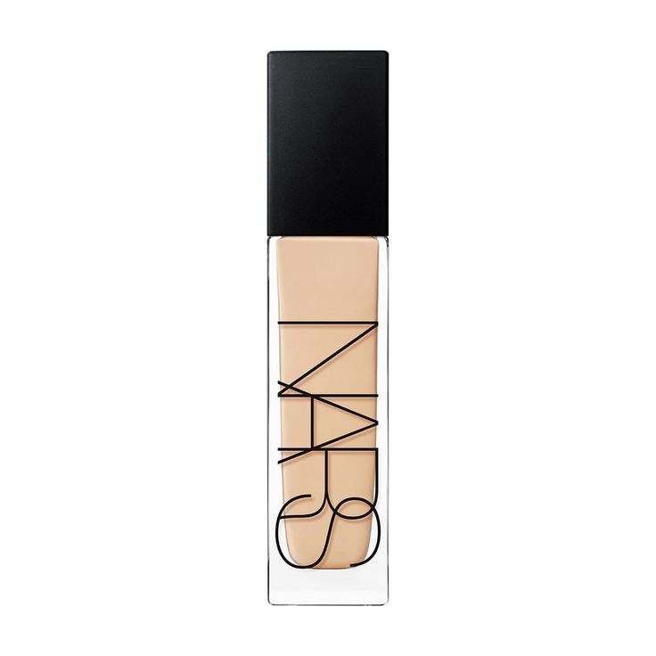 Nars Natural Radiant Longwear Foundation Color/Shade variant: Yukon L2.5 main image. This product is for light cool complexions Foundation Nars, Olive Undertones, Lightweight Foundation, Raspberry Fruit, Natural Foundation, Neutral Undertones, How To Apply Foundation, L And Light, Super Natural