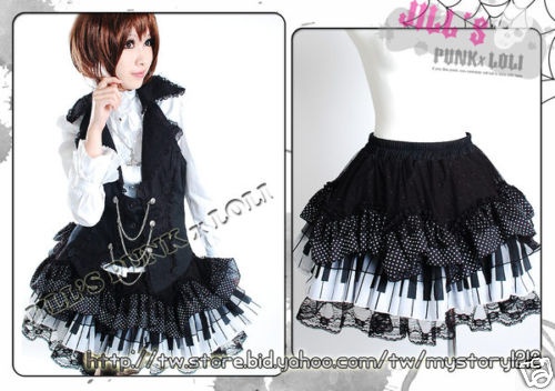 Piano skirt <3 Piano Skirt Outfit, Piano Skirt, Piano Outfit, Piano Clothes, Music Inspired Fashion, Cute Kawaii Outfits, Art Outfit, How To Make Skirt, Kinds Of Clothes