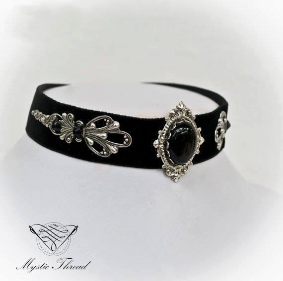 Black velvet choker with black by MysticThreadDesigns on Etsy Vampiric Goth, Quince Accessories, Victorian Couture, Victorian Gothic Jewelry, Victorian Choker, Victorian Accessories, Gothic Chokers, Beautiful Chokers, Black Velvet Choker