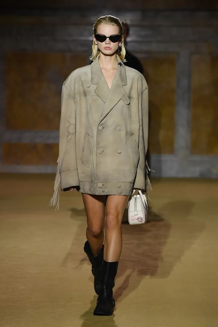 Coach RTW Spring 2024 [PHOTOS] – WWD 2024 Runway, Coach Fashion, Modern Street Style, 90s Fashion Outfits, Vintage Silhouette, Timeless Accessories, Oversized Blazer, July 4, Runway Show