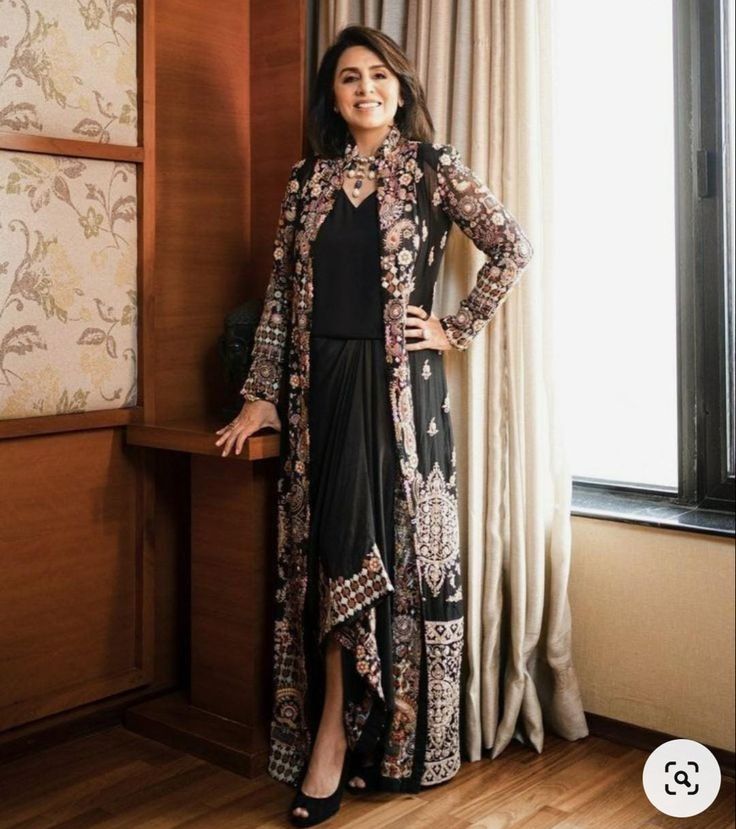 Neetu Kapoor, Indian Dresses For Women, Western Dresses For Women, Anamika Khanna, Indo Western Dress, Fashion Sketches Dresses, Fancy Dresses Long, Simple Pakistani Dresses, Designer Party Wear Dresses