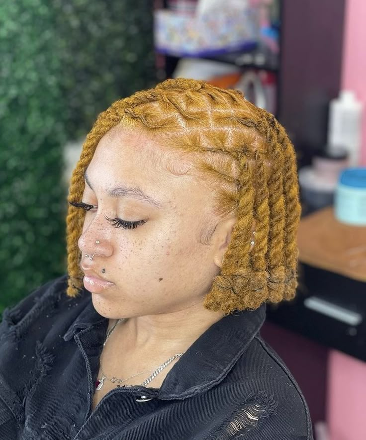 Loc Styles Female, Natural Loc Bob, Loc Bob Styles For Women, Loc Bob On Short Locs, Short Loc Bob Styles, Dread Bob Hairstyle, Bob Dreads, Women Locs Styles, Dreadlock Bob