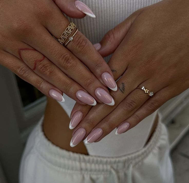 Pink Nails With White French Tip, Pink And White Almond Nails, Shellac Nails Fall, Ongles Gel French, Almond Nails French, Pink French Nails, Baby Pink Nails, Smink Inspiration, Summery Nails