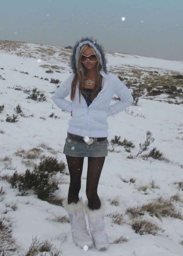 Winter Outfits 2000s, 2000s Fashion Outfits Winter, Wintercore Outfits, Real 2000s Fashion, 2000s Winter Fashion, 2000s Fashion Fall, 2000s Winter Outfits, Winter Outfits Y2k, Y2k Winter Outfits