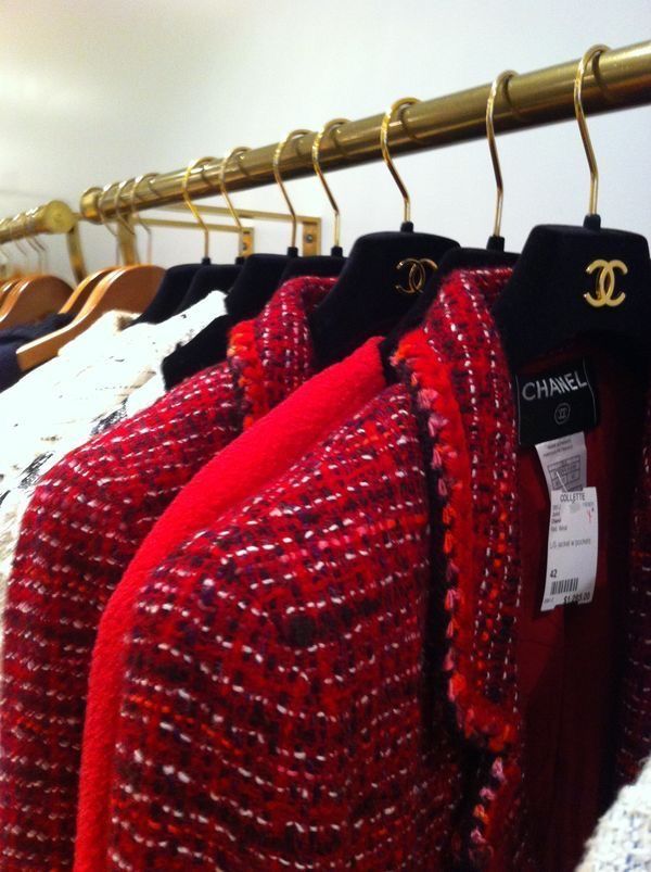 Chanel Background, Red Chanel, Chanel Outfit, Sophisticated Outfits, Couture Details, Aesthetic Women, Unique Boutique, Parisian Chic, Red Aesthetic