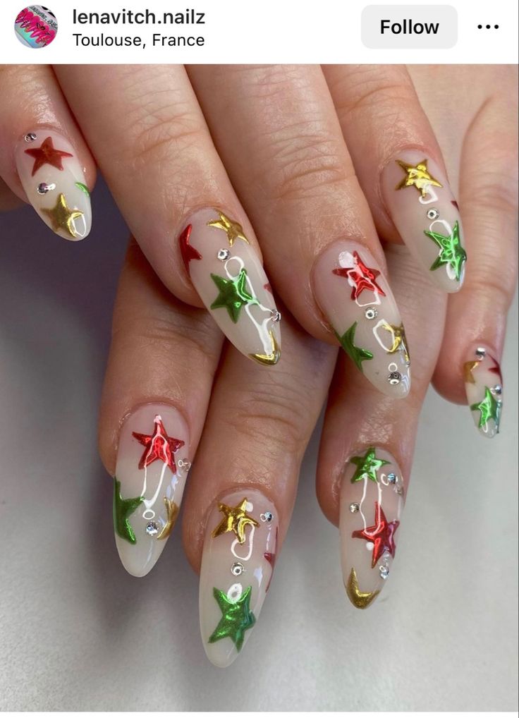 Grungy Christmas Nails, Funky Christmas Nails Design, Maximalist Christmas Nails, Christmas Aura Nails, Christmas Y2k Nails, Chrome Stars Nails, Alt Christmas Nails, Vintage Christmas Nails, Y2k Christmas Nails