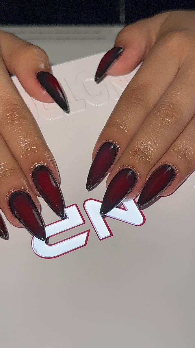 Vampire Nails Designs, Pirate Nails, Halo Nails, Halloween Customs, Halloween Nails Ideas, Blood Nails, Red Chrome Nails, Vampire Nails, New Years Nails