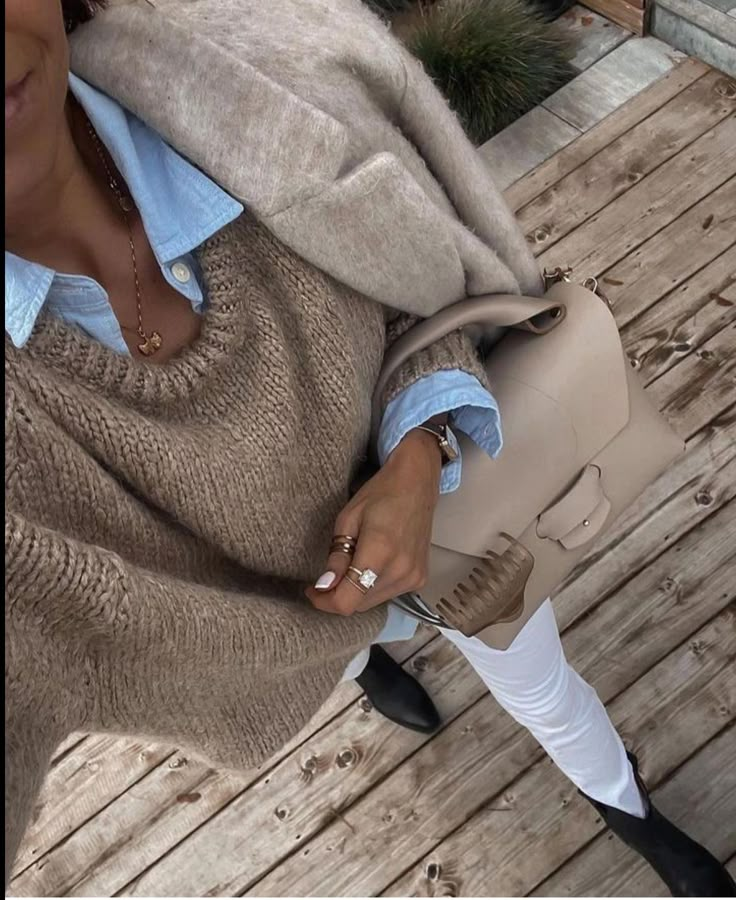 Outfit Minimalista, Work Fits, Old Money Style, Mode Inspo, Comfy Fashion, Autumn Outfit, White Pants, Fall Winter Fashion, Work Fashion