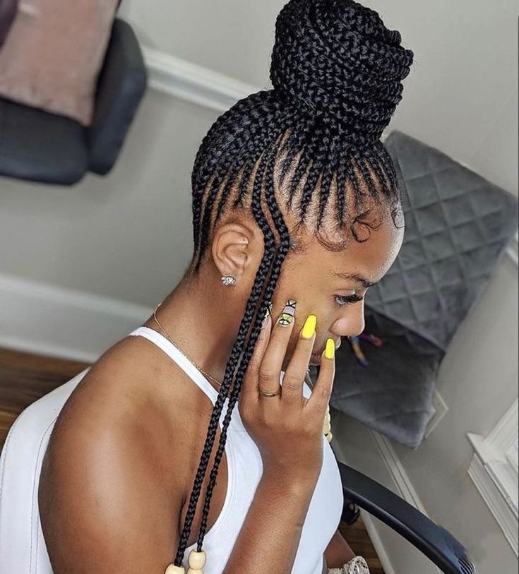 47 Latest Tail Models For Ghana Hait Braids Corn Rolls, Braids Styling, Cornrow Ponytail, Black Ponytail, Perfect Bun, Different Braids, Twisted Hair, Braiding Styles, Hairstyles Pictures