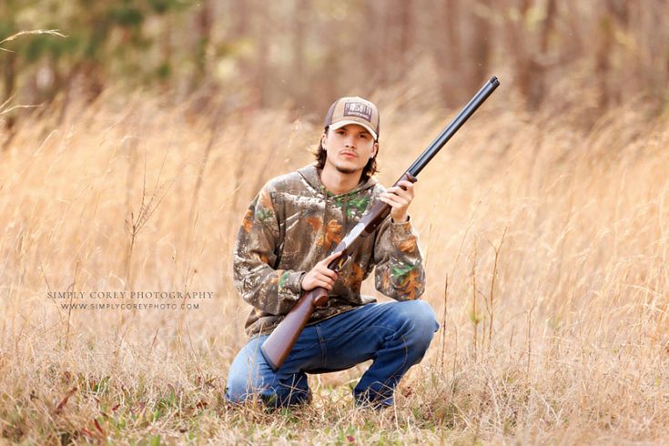 Hunting Senior Pictures, Sr Picture Ideas, Boy Senior Pictures, Senior Pic Poses, Sr Pictures, Senior Pics Ideas, Senior Photos Boys, Hunting Pictures, Senior Boy Photography