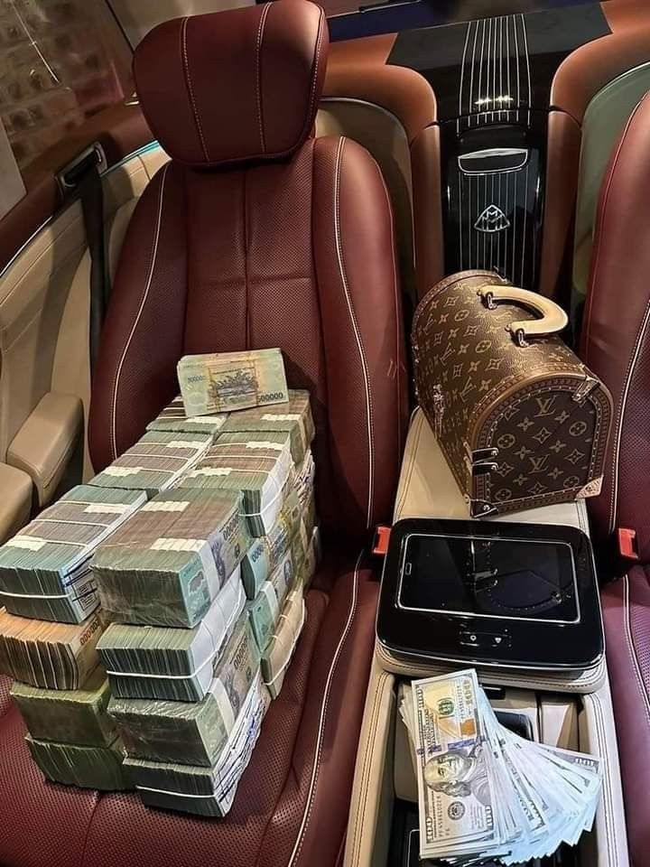 Money Vision Board, Money Stacks, Life Vision Board, Money On My Mind, Luxury Lifestyle Dreams, Manifesting Money, Future Lifestyle, Money And Happiness, Rich Life