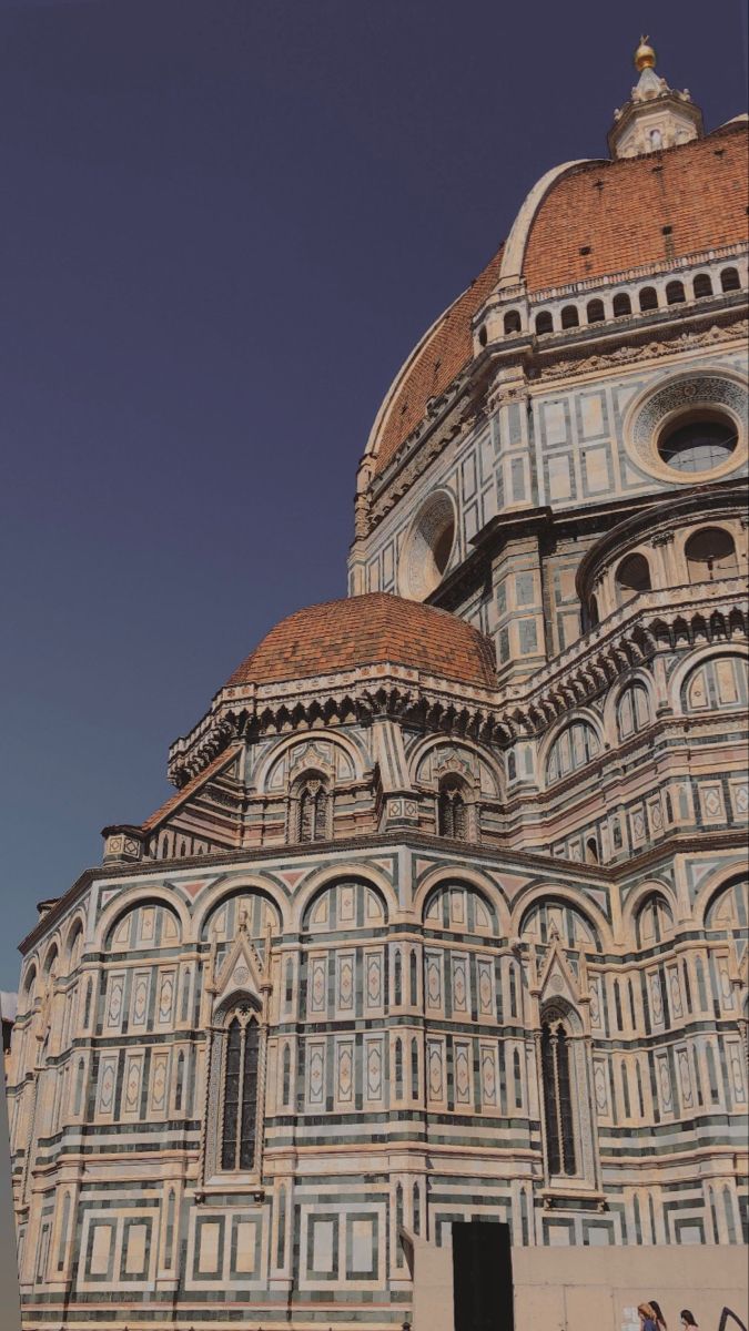 #florence #italy #italian #monuments #holiday #beige #beigeaesthetic #aesthetic #aestheticedits Italian Monuments, Building Aesthetic, Beige Aesthetic, Florence Italy, Beautiful Landscapes, Florence, Taj Mahal, Monument, Louvre