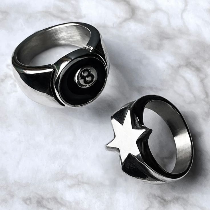 STAR RING IN SILVER PLATED / 18K GOLD PLATED STAINLESS STEEL Water/sweat/heat resistant (no green skin) Comes in eco-friendly packaging Weight approx 7g We make this ring following our sustainable ethos. It's crafted from recycled stainless steel, and it can be fully recycled again to make new products in the future. Cool Men Rings, Rings For Guys Aesthetic, Funky Rings Silver, Silver Jewelry Aesthetic Men, Grunge Rings Men, Weird Rings Funny, Rings Gruge, 8 Ball Ring, Good Gifts For Boyfriends