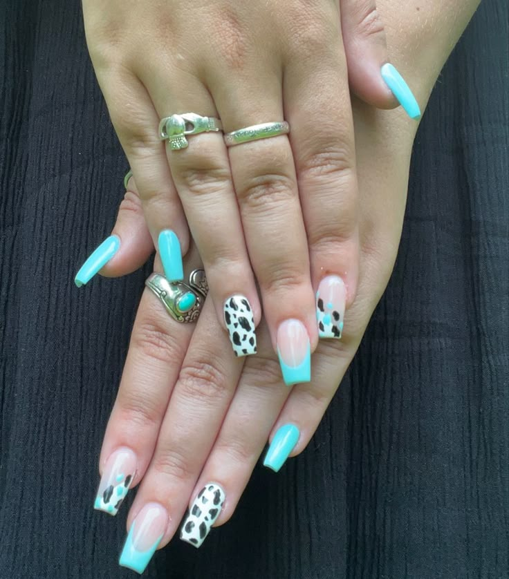 Nails With Turquoise, Western Style Nails, Country Nail Designs, Country Acrylic Nails, Rodeo Nails, Cow Print Nails, Cowboy Nails, Country Glam, Western Nails