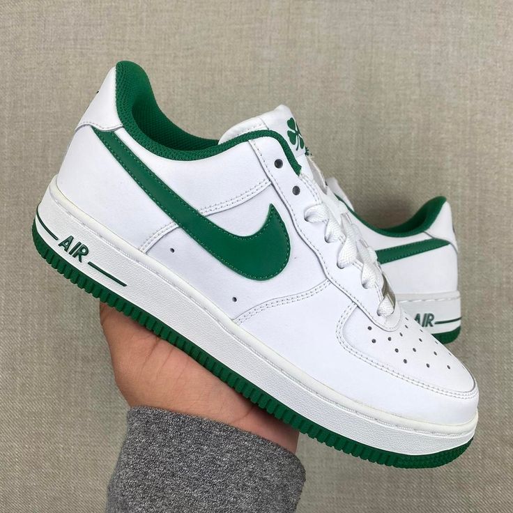 2009 Nike Air Force 1 Low “St. Patricks Day” 5.5y = Women 7 Brand New In Box 100% Authentic. Fast Shipping All Sales Final Green Nike Shoes, Black Tennis Shoes, Black Athletic Shoes, Nike Shoes Air Force, White Nike Shoes, Nike Force, Cute Nike Shoes, Nike Air Max For Women, Nike Sneakers Women