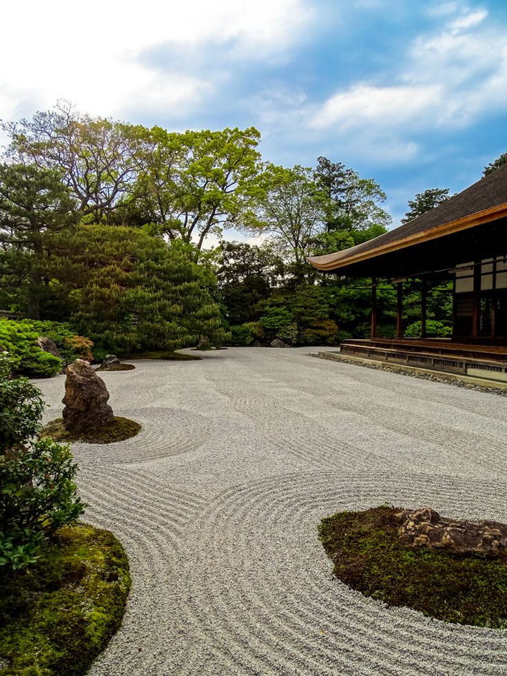 https://flic.kr/p/HjzhA3 | In Kennin-ji's Dry Garden | Kennin-ji is the oldest Zen Buddhist temple in Kyoto and has beautiful art and incredible gardens Nice Backgrounds, Zen Rock Garden, Zen Rock, Tea Houses, Zen Gardens, Dry Garden, Japanese Zen, Backyard Inspiration, Patio Landscaping