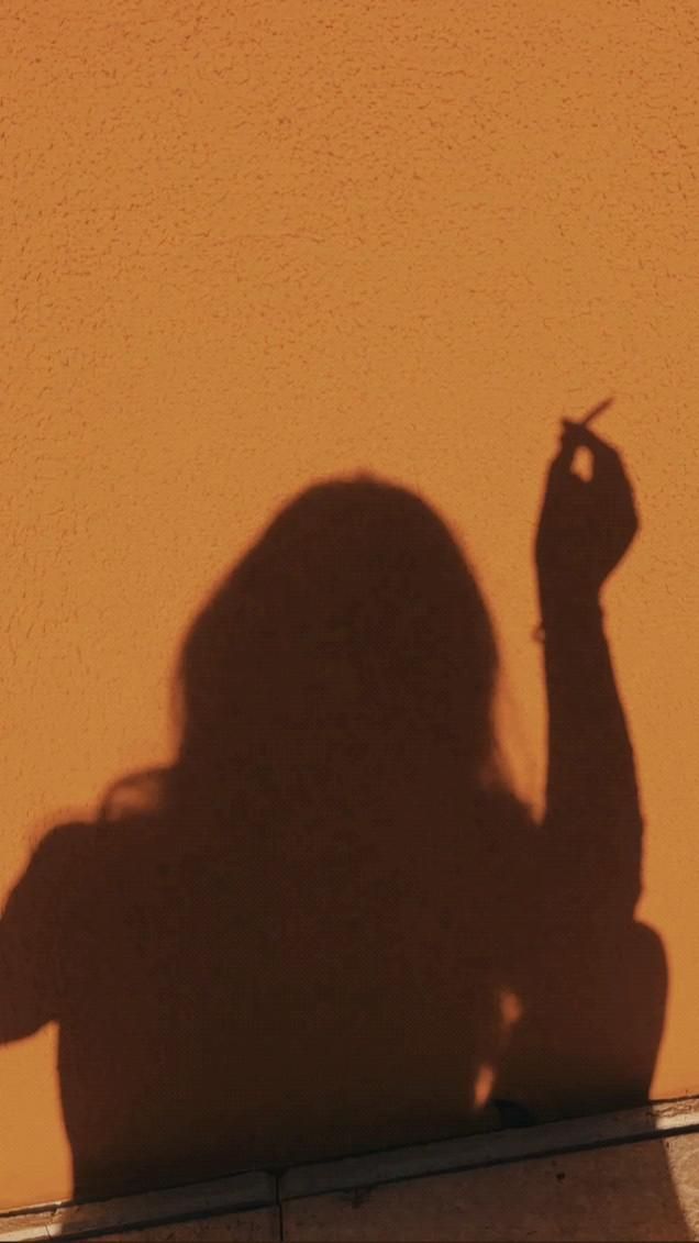 Aesthetic Badgirl Wallpaper, Badgirl Aesthetics, Silhouette Photography Aesthetic, Cute Selfies, Mirror Selfie Aesthetic, Girl Mirror, Selfie Aesthetic, Silhouette Photography, Shadow Photography